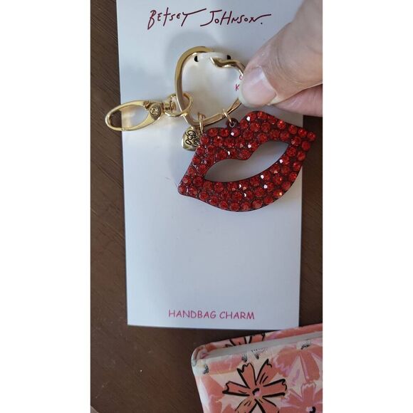 Betsey Johnson rare new lips bag charm - Picture 1 of 2